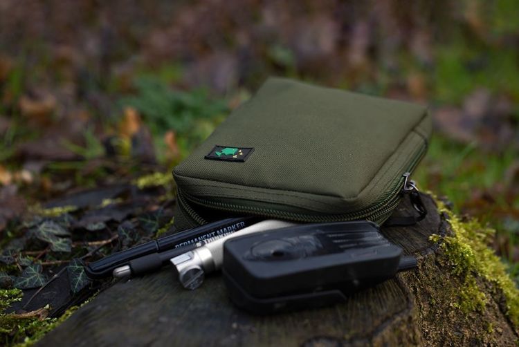 Picture of Thinking Anglers Zip pouch Olive Green