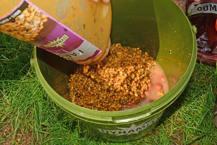 Picture of Dynamite Baits Frenzied Mixed Particles Jar 2.5L
